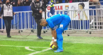 黄子豪：这赛季能完成球队和自己的目标，我很清楚这不是偶然