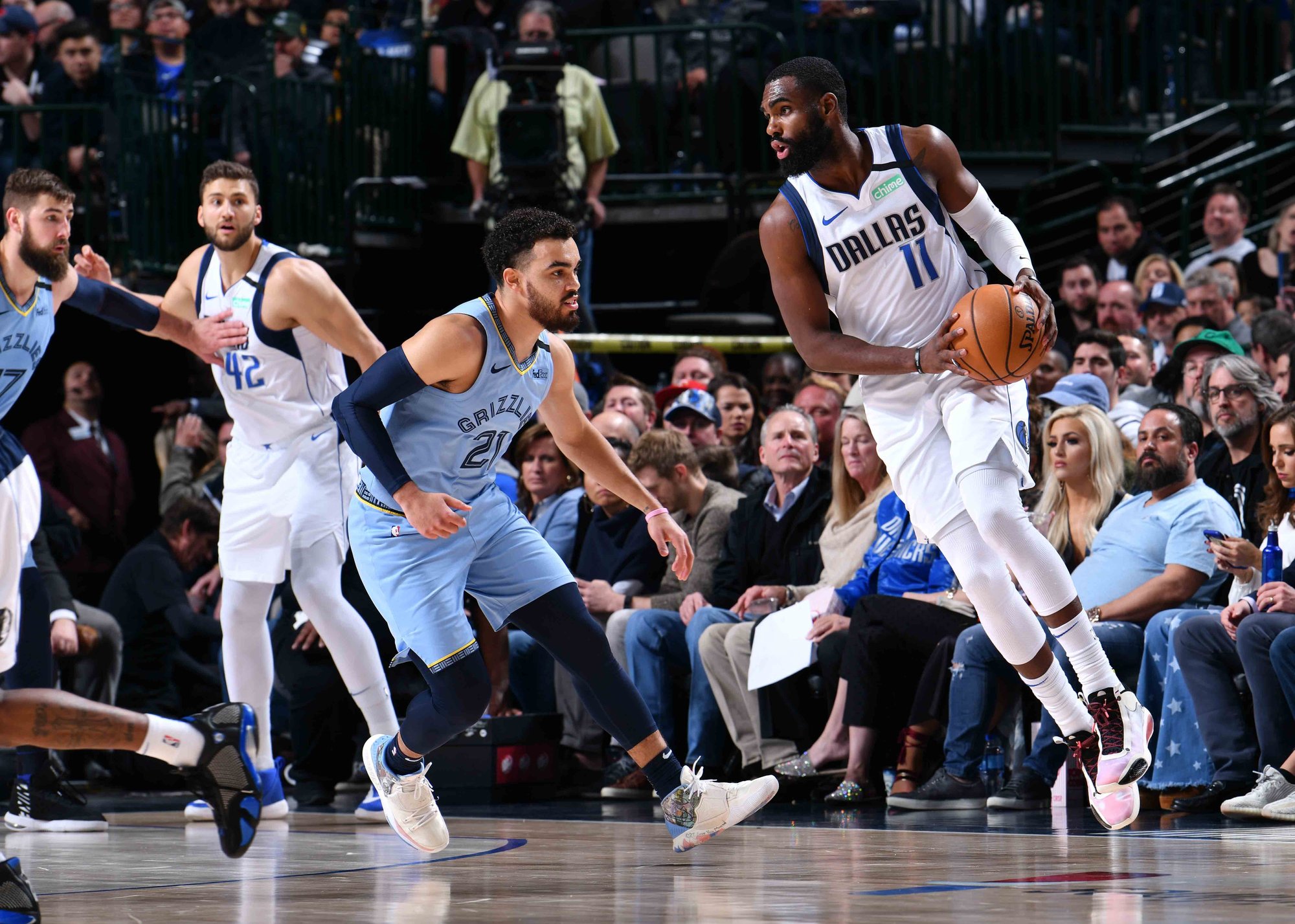 篮球CBA球队启用新训练馆，设备全面升级（CBA球队启用全新训练馆，设施全面焕新）