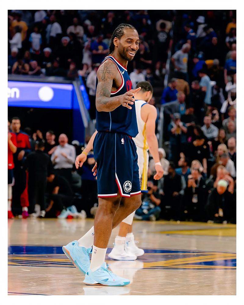 法媒：梅斯后卫夸奥不满未首发，坐在皮球上拒绝赛前热身（法媒：落选首发心生不满，梅斯后卫夸奥赛前坐球拒绝热身）