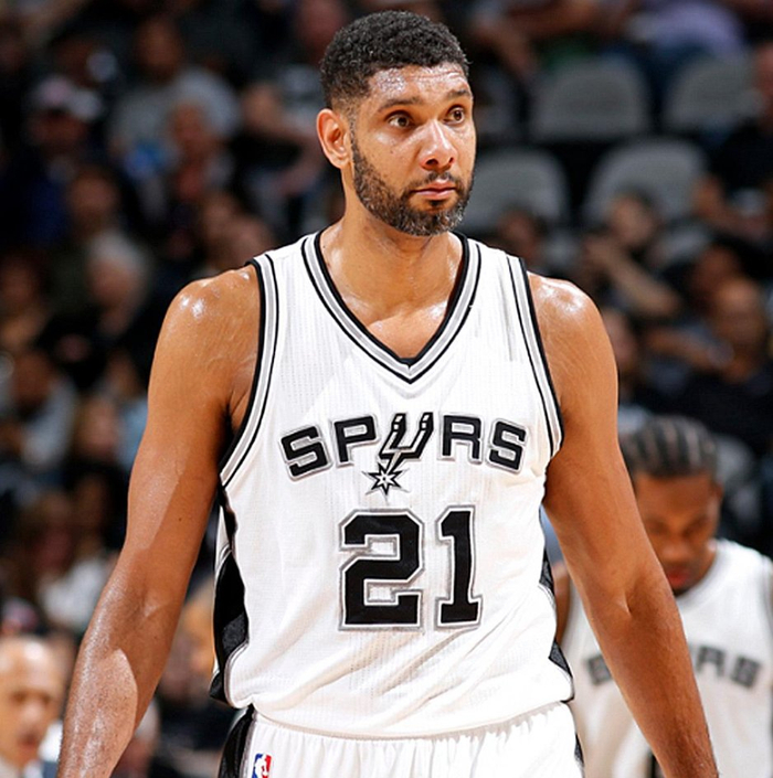 球迷比赛期间骂尤文踢得太烂，斯帕莱蒂回击：你们想怎样？（比赛中球迷怒斥尤文表现糟糕，斯帕莱蒂回怼：你们还想要什么？）