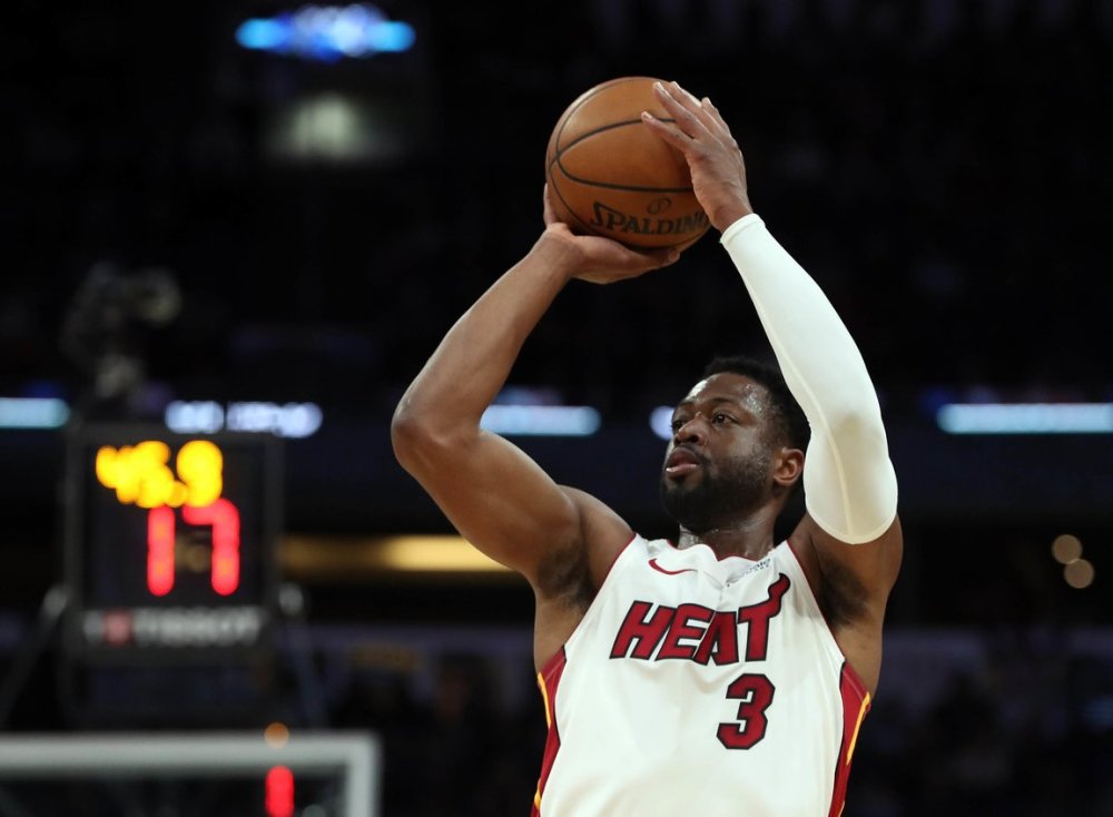 扎戈：托蒂睡觉打呼噜还说梦话；吐西蒙尼口水是因他故意挑衅（扎戈回忆往事：托蒂睡觉会打呼还说梦话；对西蒙尼吐口水因其故意挑衅）