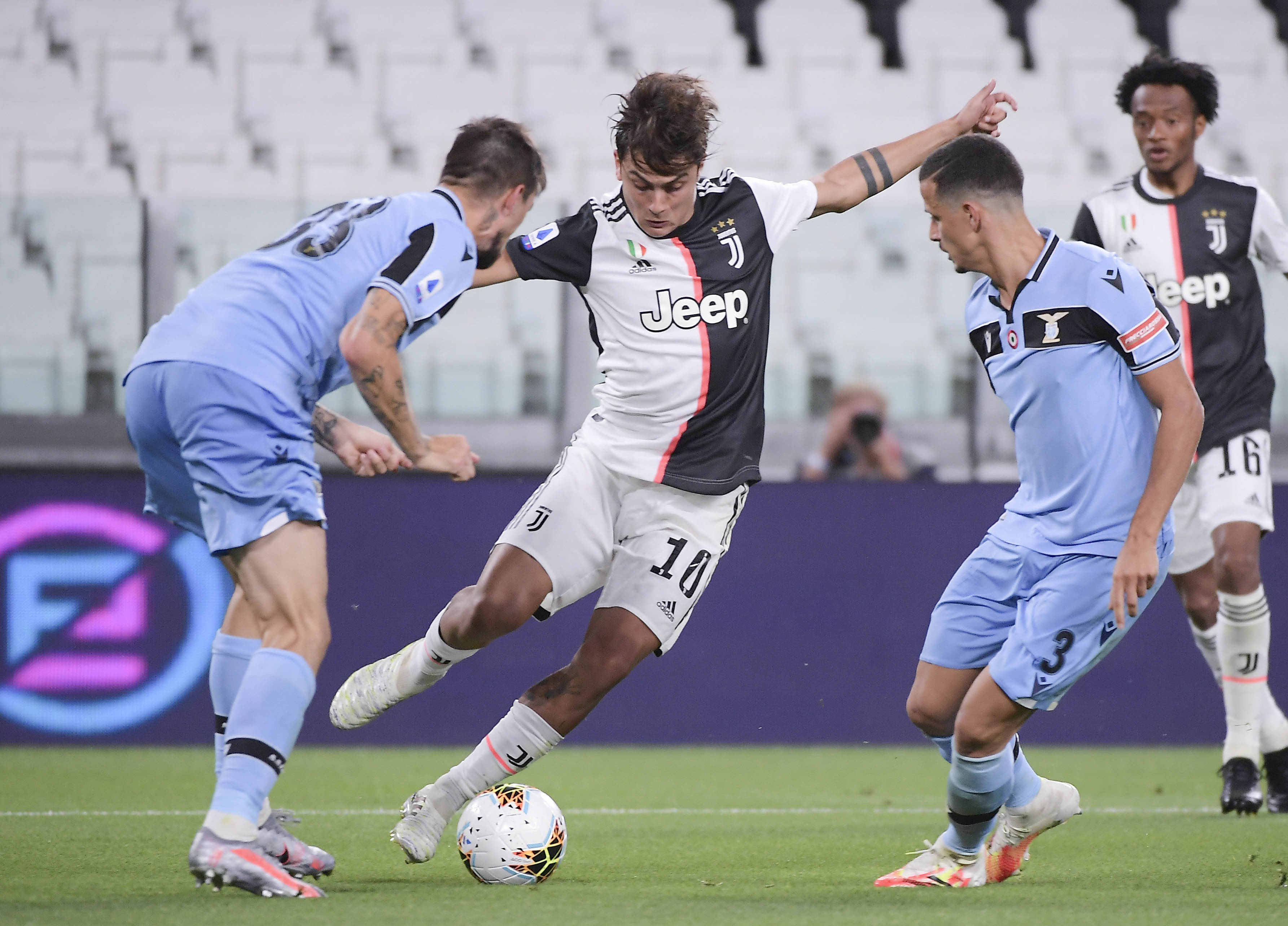 塞维利亚vs奥萨苏纳：夸西、胡安卢-桑切斯首发，劳尔-加西亚、博约莫出战（塞维利亚对阵奥萨苏纳：夸西、胡安卢-桑切斯先发，劳尔-加西亚、博约莫登场）