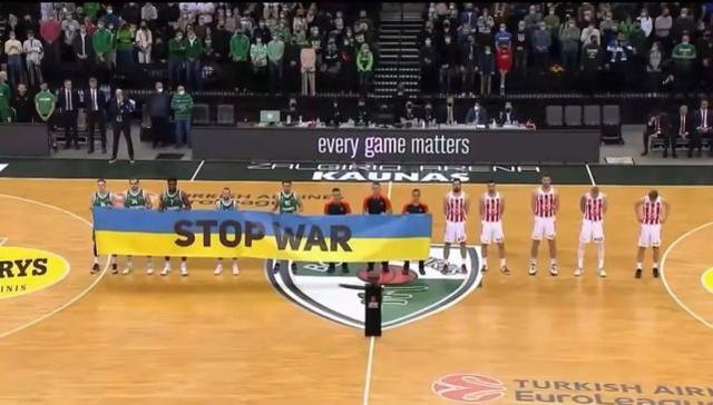 穆勒：孙兴慜是一名非凡的球员，他的任意球破门让人惊叹（穆勒盛赞孙兴慜：顶级球员，他的任意球得分令人惊艳）