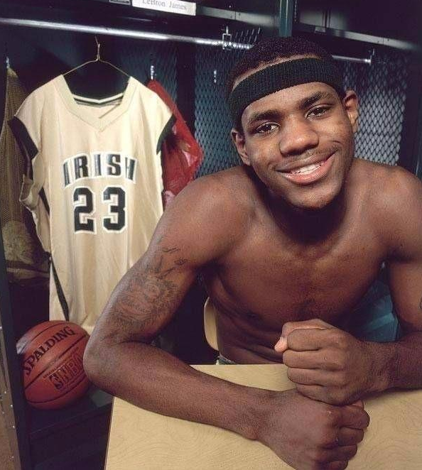 囧叔向裁判施压后染红，罗基：容忍这种行为问题会越来越严重（囧叔施压裁判遭红牌，罗基警告：若继续纵容，问题只会恶化）