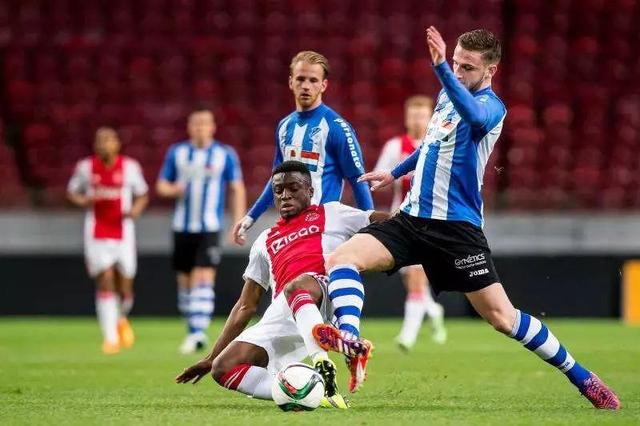 以及防守反 以及防守反